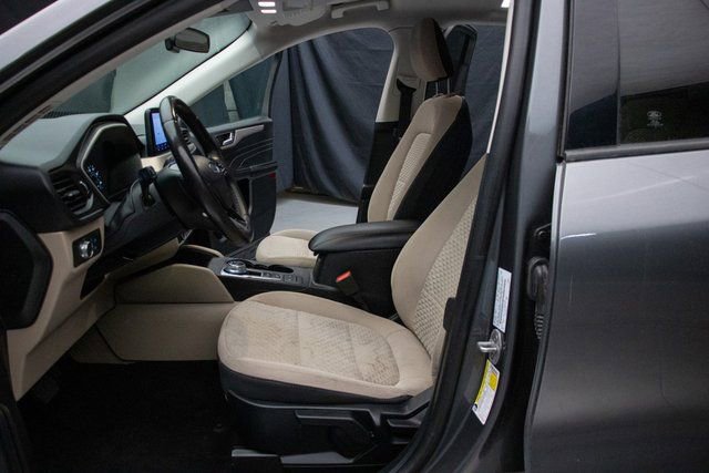 Used 2021 Ford Escape SE w/ Cold Weather Package image 27