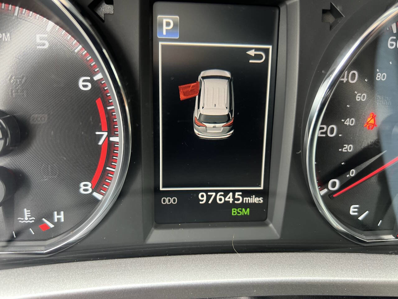 Used 2017 Toyota RAV4 SE image 32