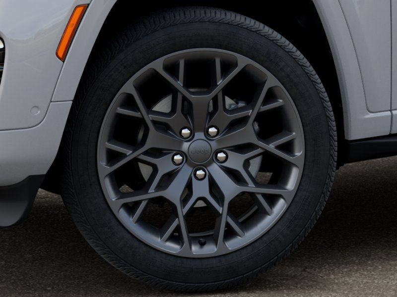 New 2025 Jeep Grand Cherokee Summit AWD/4WD image 9