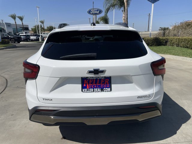 Used 2026 Chevrolet Trax ACTIV w/ Sunroof Package FWD image 7