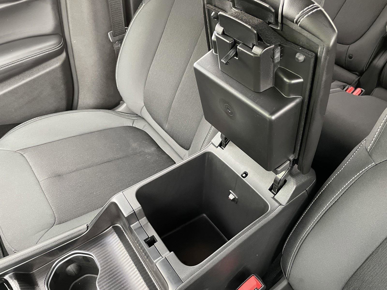 Used 2025 Jeep Grand Cherokee Laredo AWD/4WD image 28