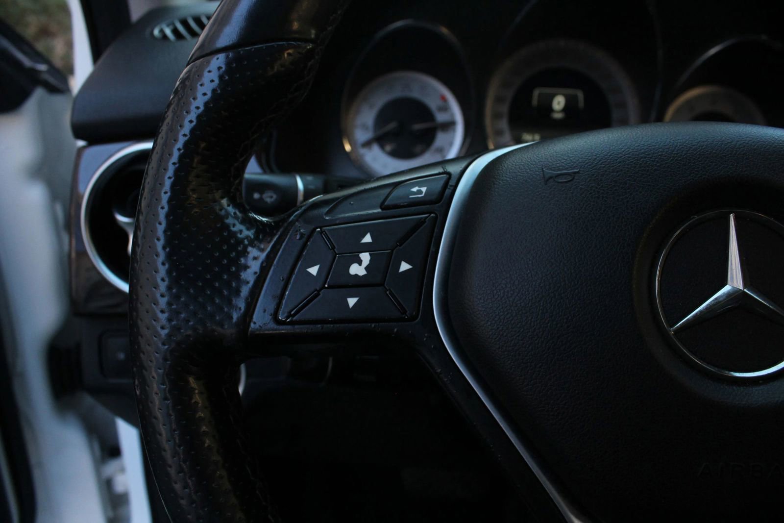 Used 2015 Mercedes-Benz GLK 350 4MATIC w/ Premium 1 Package image 31