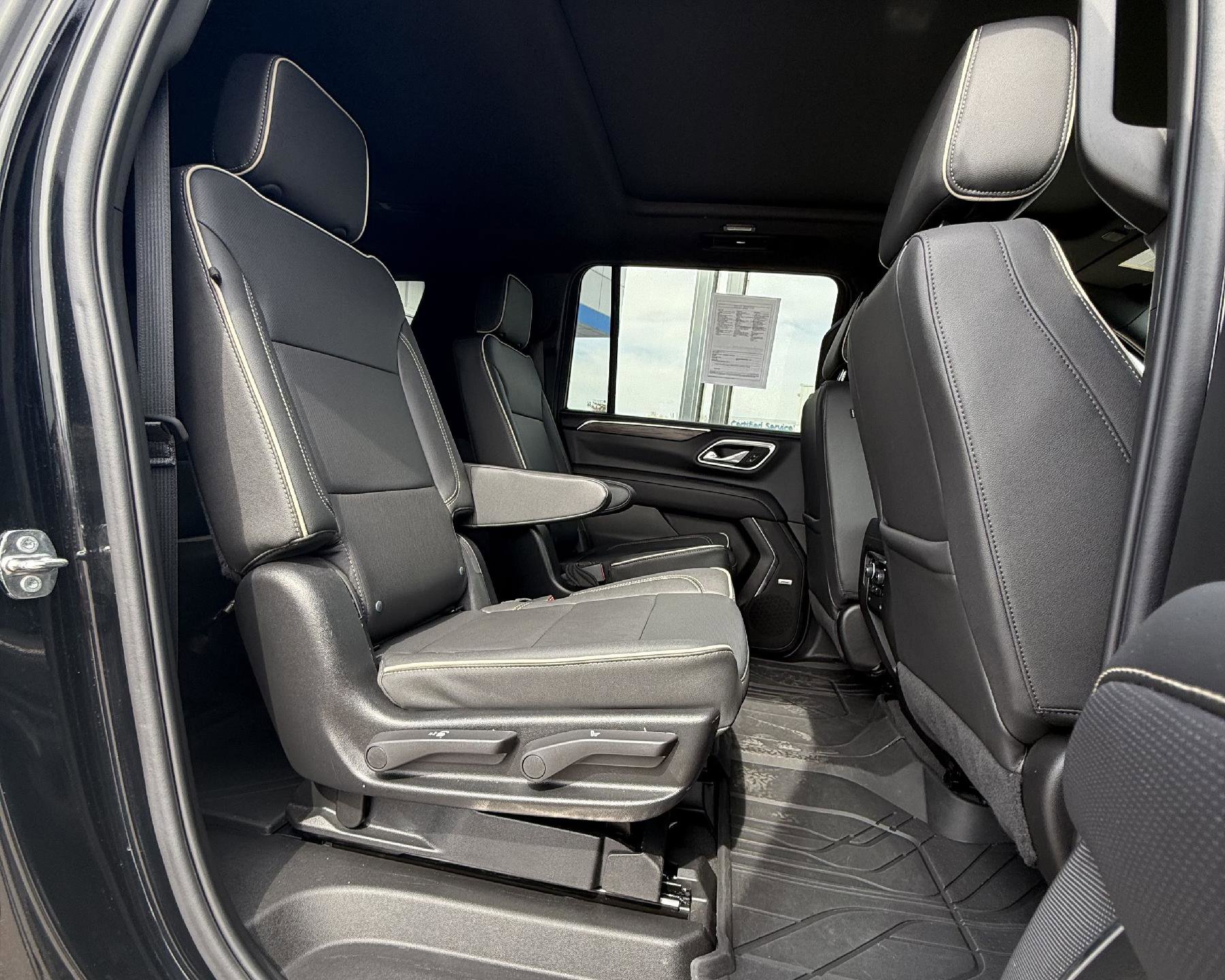 Used 2024 Chevrolet Suburban Premier w/ Premium Package 2 image 20