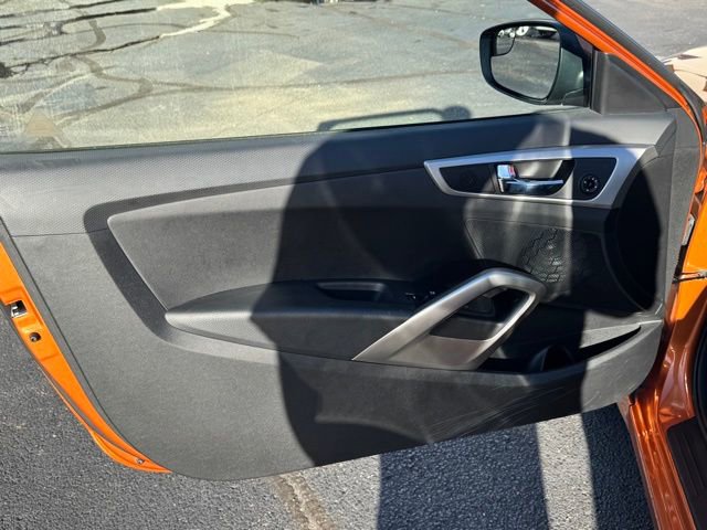 Used 2016 Hyundai Veloster image 12