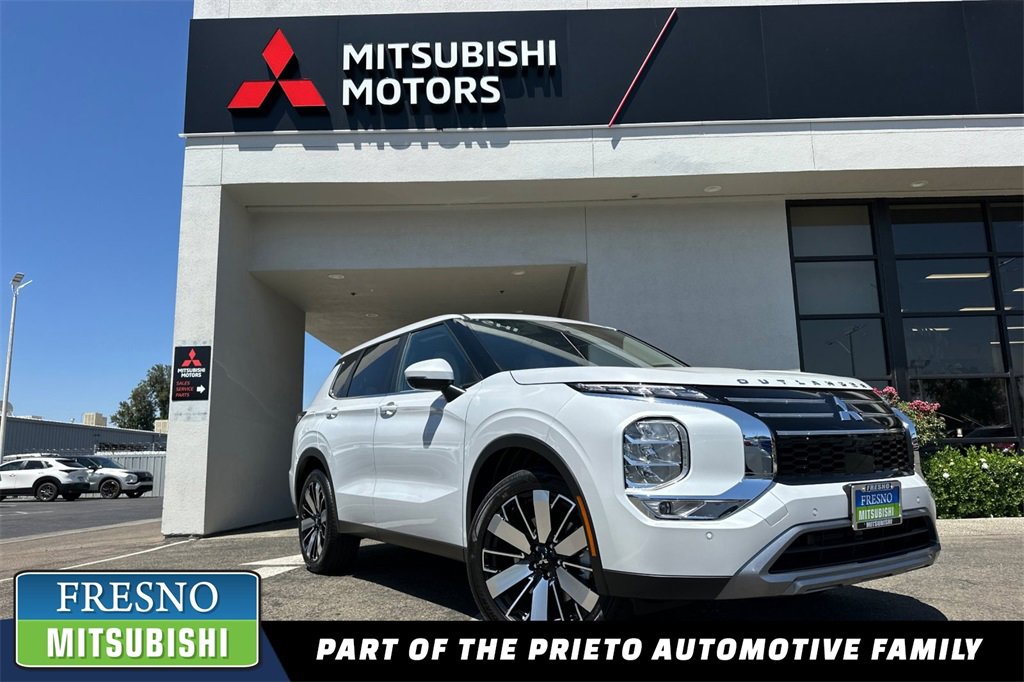 New 2025 Mitsubishi Outlander SE image 1