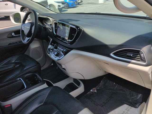 Used 2022 Chrysler Pacifica Touring-L FWD image 21