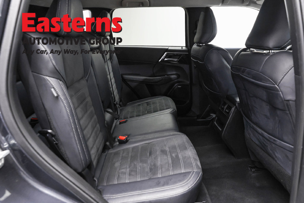 Used 2025 Mitsubishi Outlander SE FWD image 25