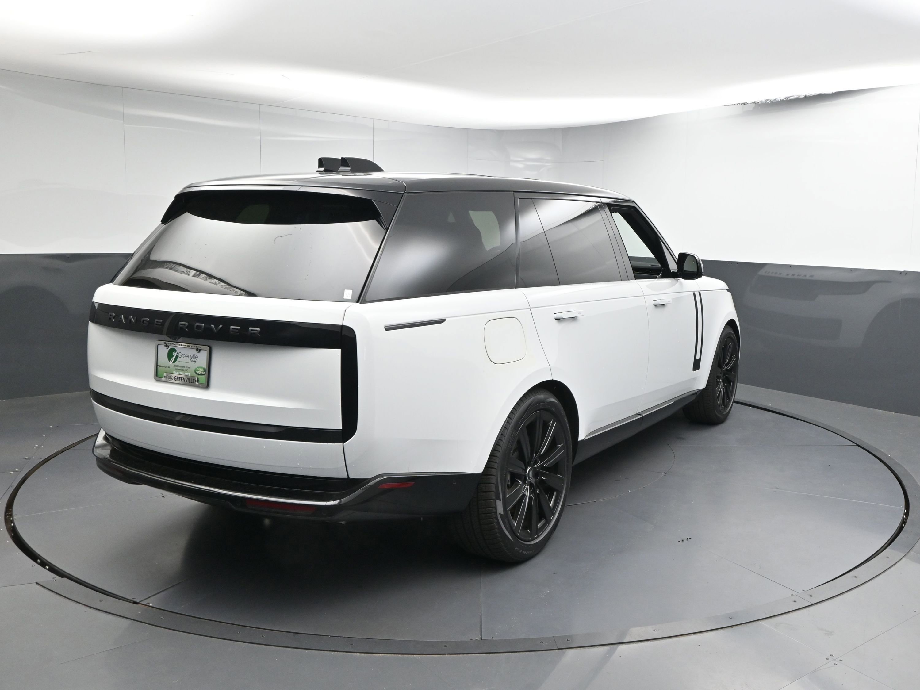 New 2025 Land Rover Range Rover Long Wheelbase SE image 22