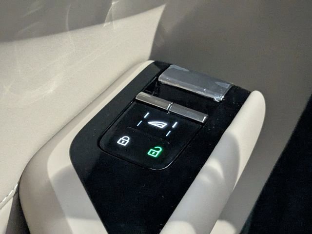 New 2026 Volvo EX90 Ultra image 29