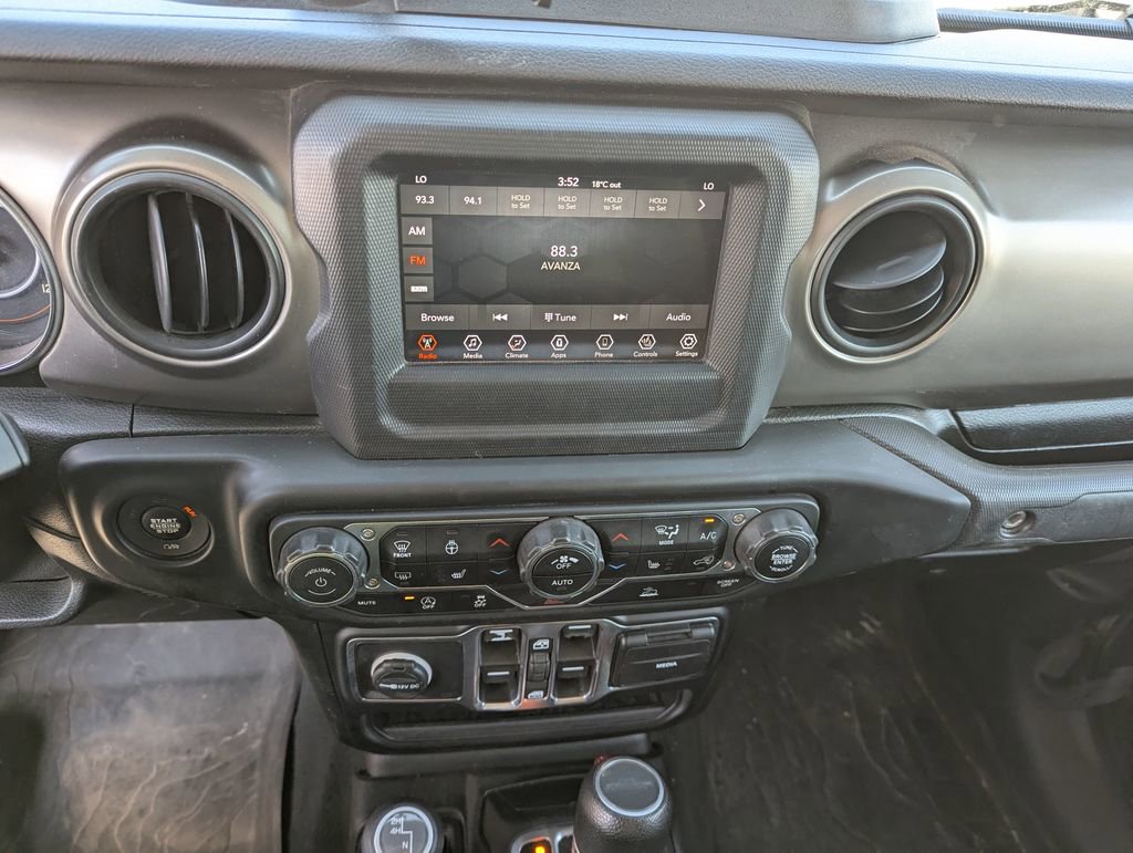 Used 2020 Jeep Gladiator Sport w/ Quick Order Package 24S AWD/4WD image 17