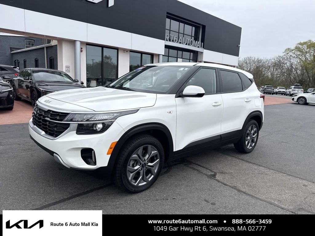 Used 2024 Kia Seltos LX AWD/4WD image 1
