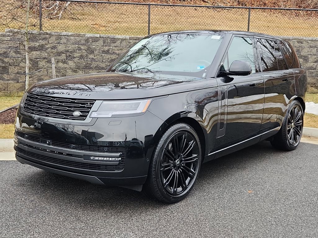 Used 2025 Land Rover Range Rover SE