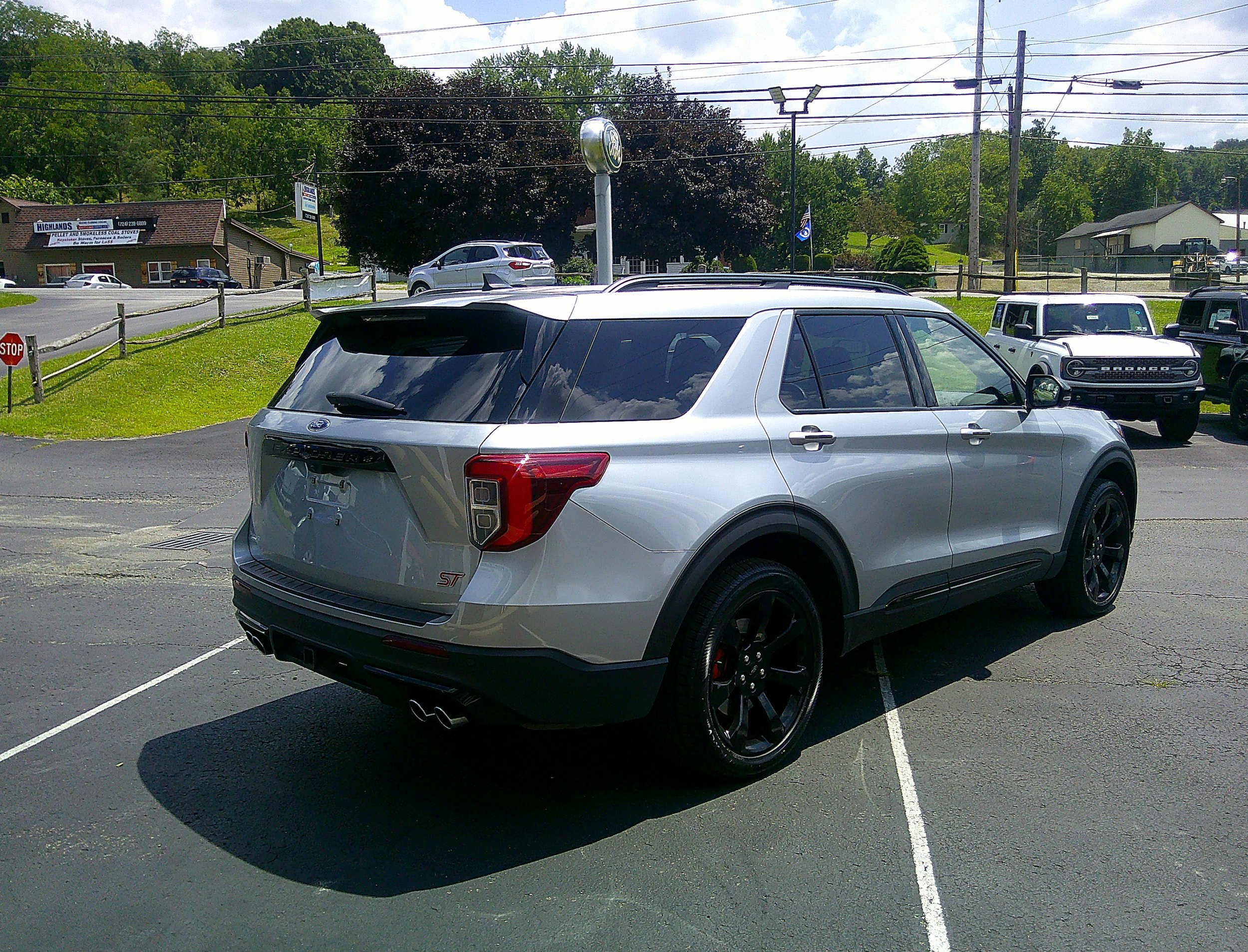 Used 2022 Ford Explorer ST w/ Equipment Group 401A AWD/4WD image 7