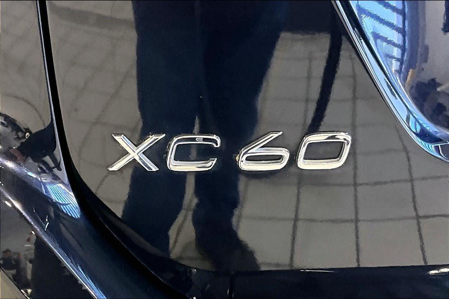 Used 2016 Volvo XC60 T6 w/ Climate Package AWD/4WD image 31
