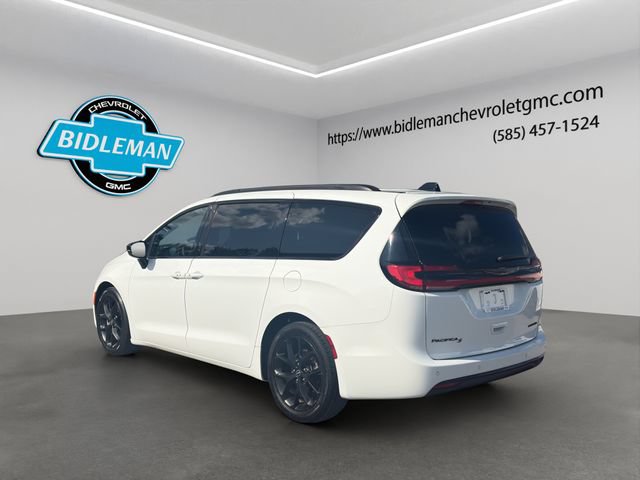 Used 2025 Chrysler Pacifica Limited FWD image 5