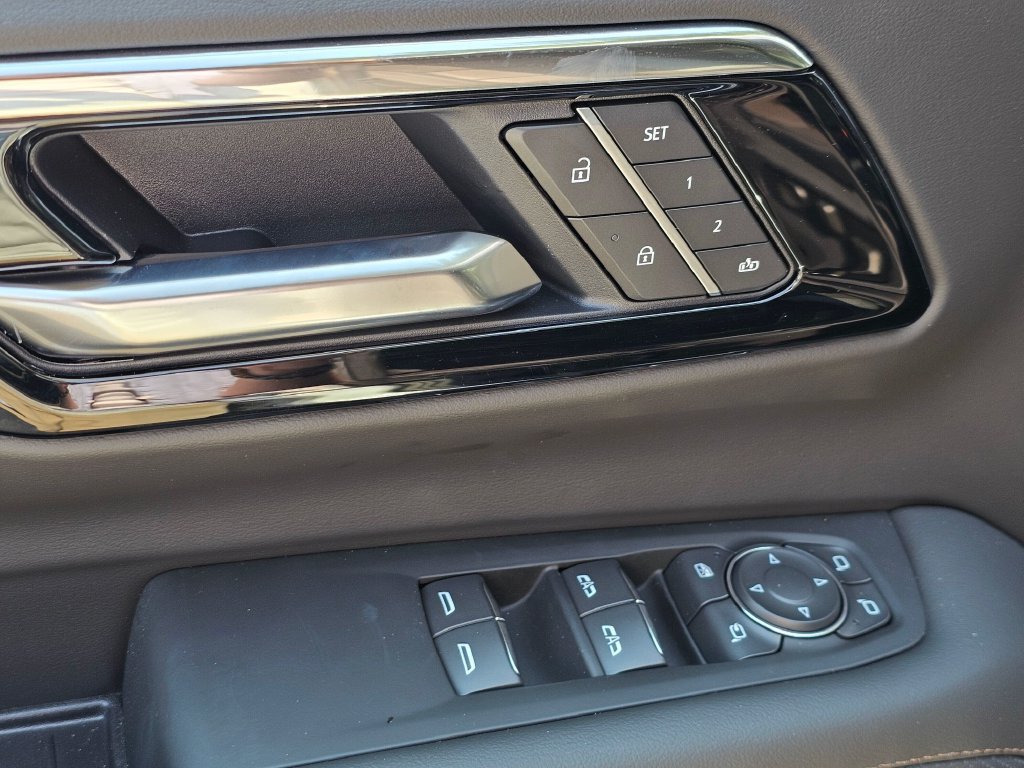 New 2026 Chevrolet Suburban High Country AWD/4WD image 25