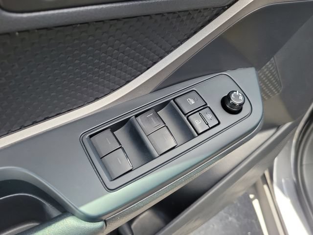 Used 2021 Toyota C-HR LE FWD image 16