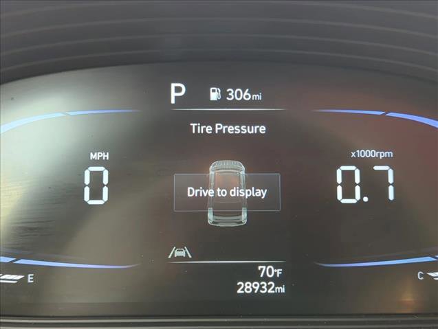 Used 2024 Hyundai Venue SEL image 13