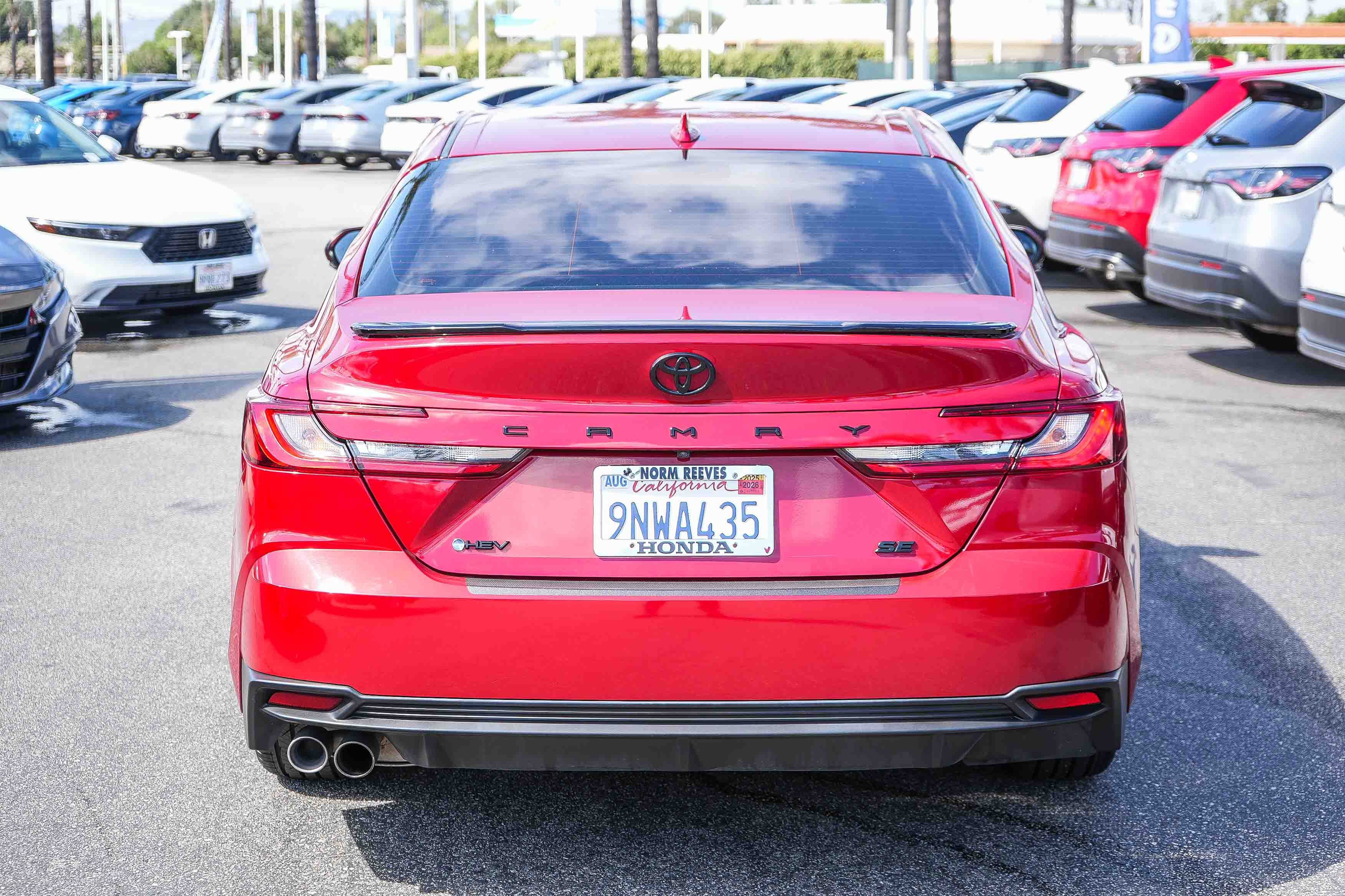 Used 2025 Toyota Camry SE FWD image 8