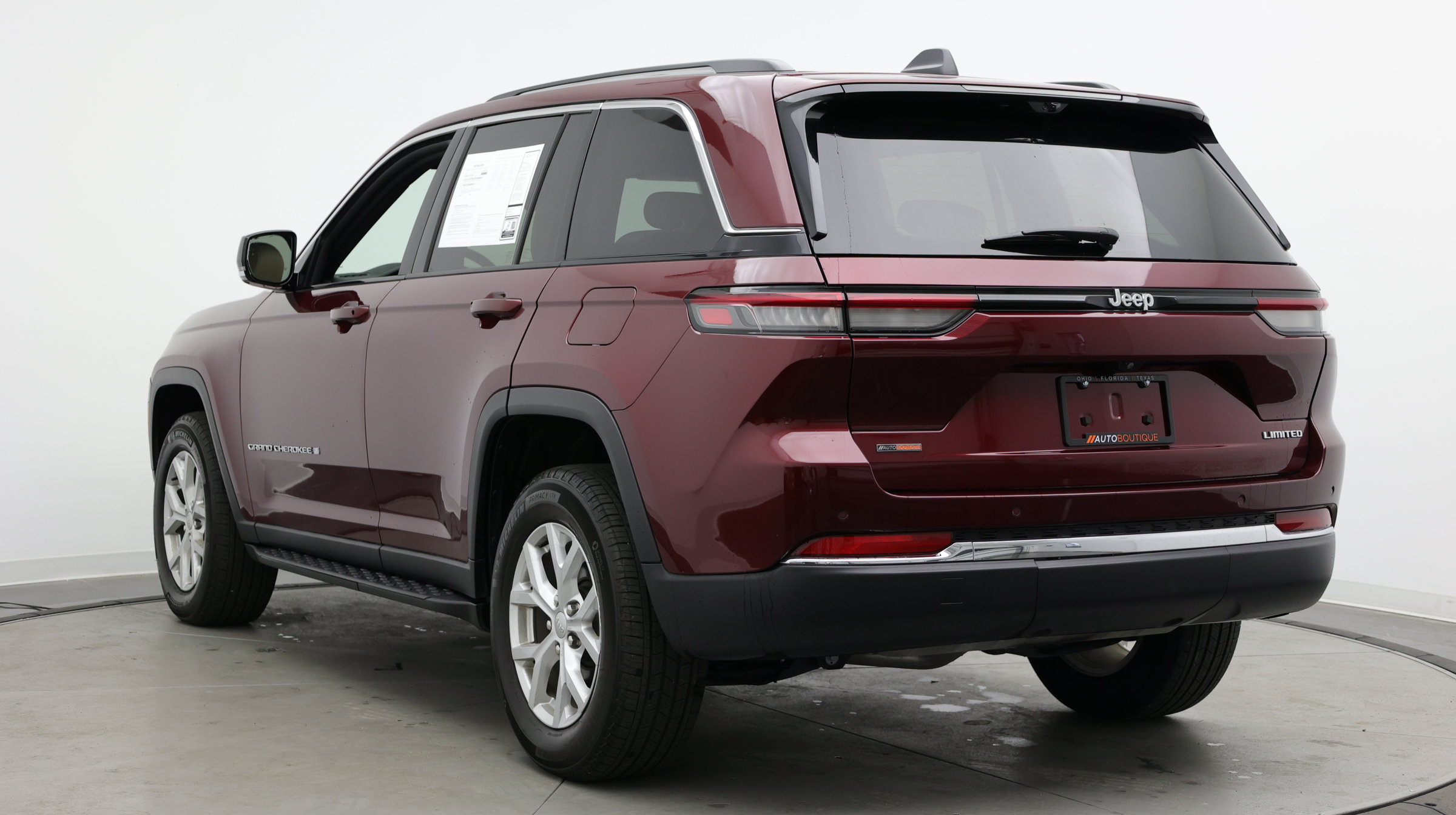 Used 2023 Jeep Grand Cherokee Limited w/ Luxury Tech Group II RWD image 6
