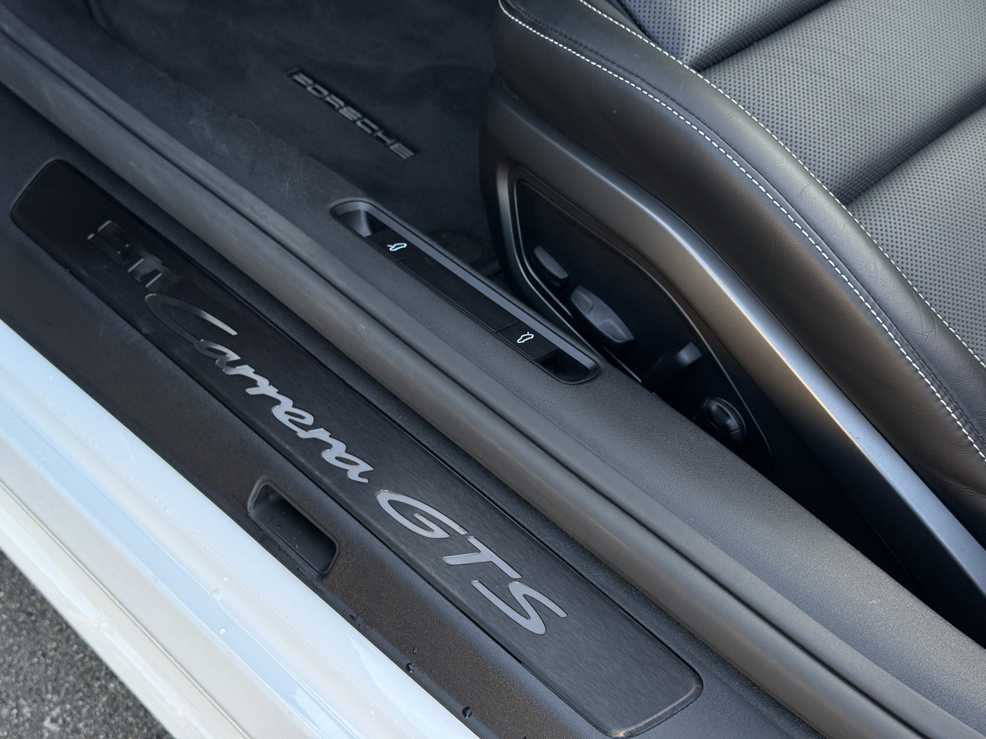 Used 2023 Porsche 911 Carrera GTS w/ Premium Package image 30