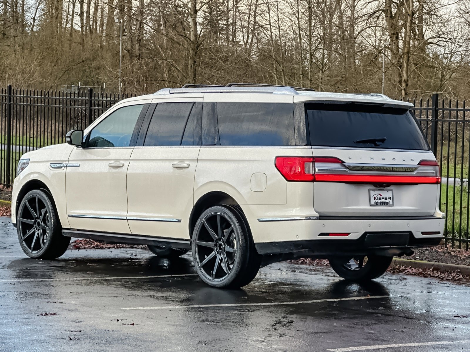 Used 2020 Lincoln Navigator L Reserve image 6