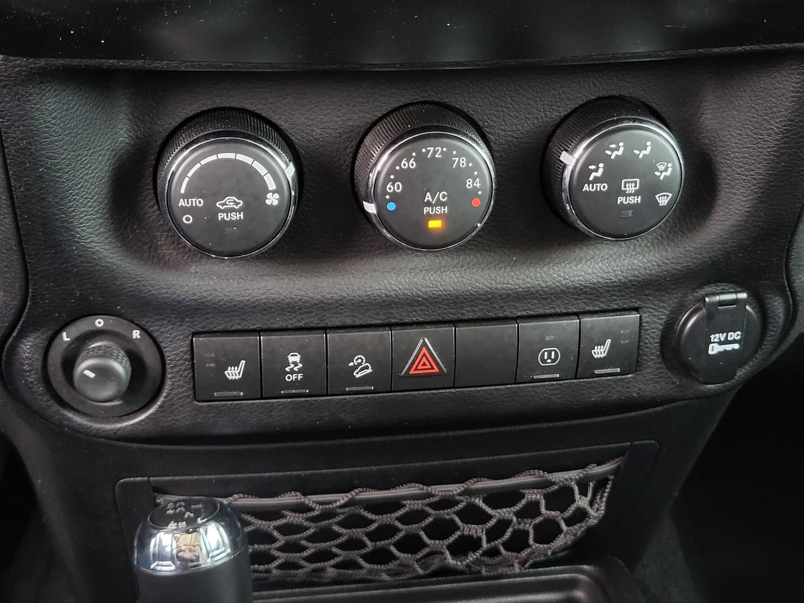 Used 2013 Jeep Wrangler Unlimited Sahara w/ Connectivity Group AWD/4WD image 23