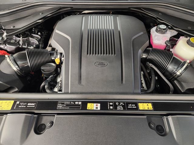 New 2025 Land Rover Range Rover SE image 31