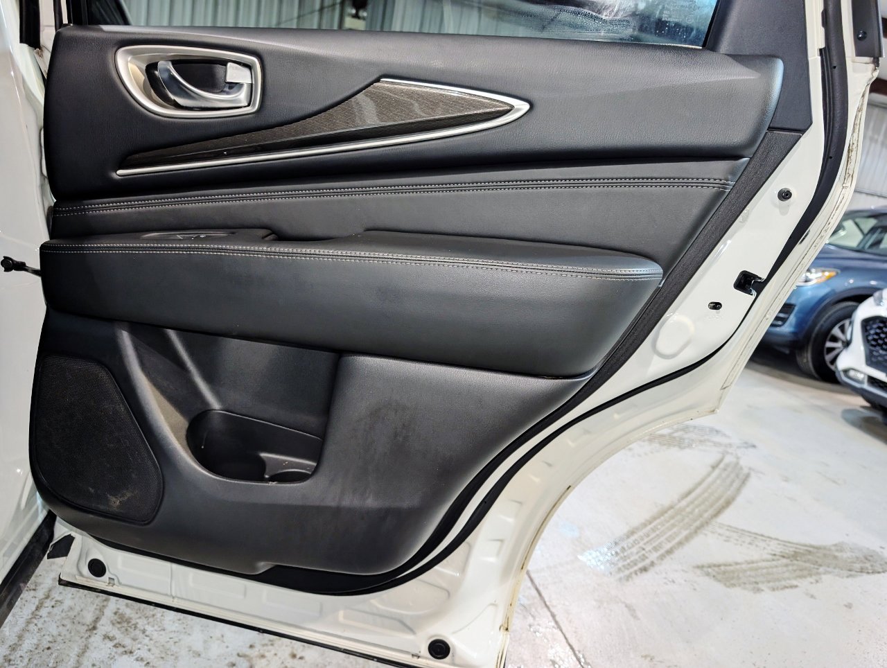 Used 2016 INFINITI QX60 Luxe w/ Premium Plus Package image 25