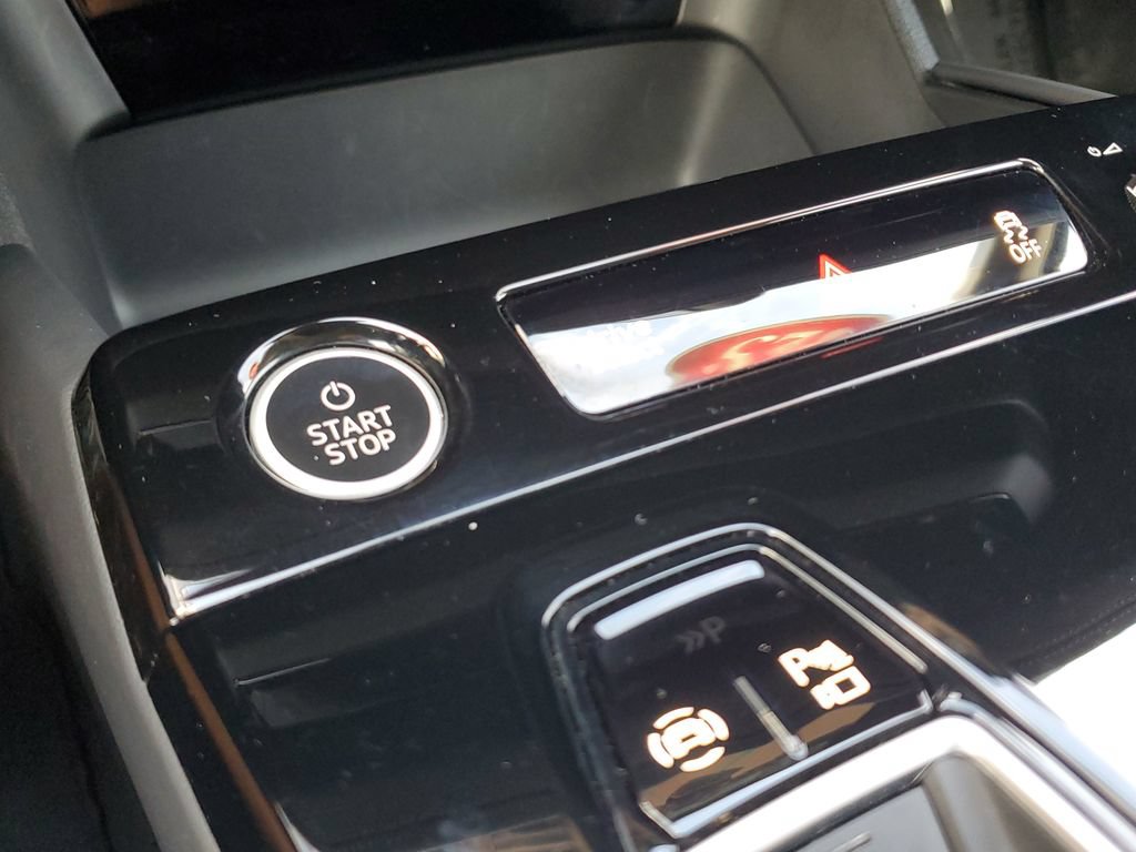 Certified 2025 Audi Q6 e-tron Premium Plus w/ Premium Plus AWD/4WD image 29