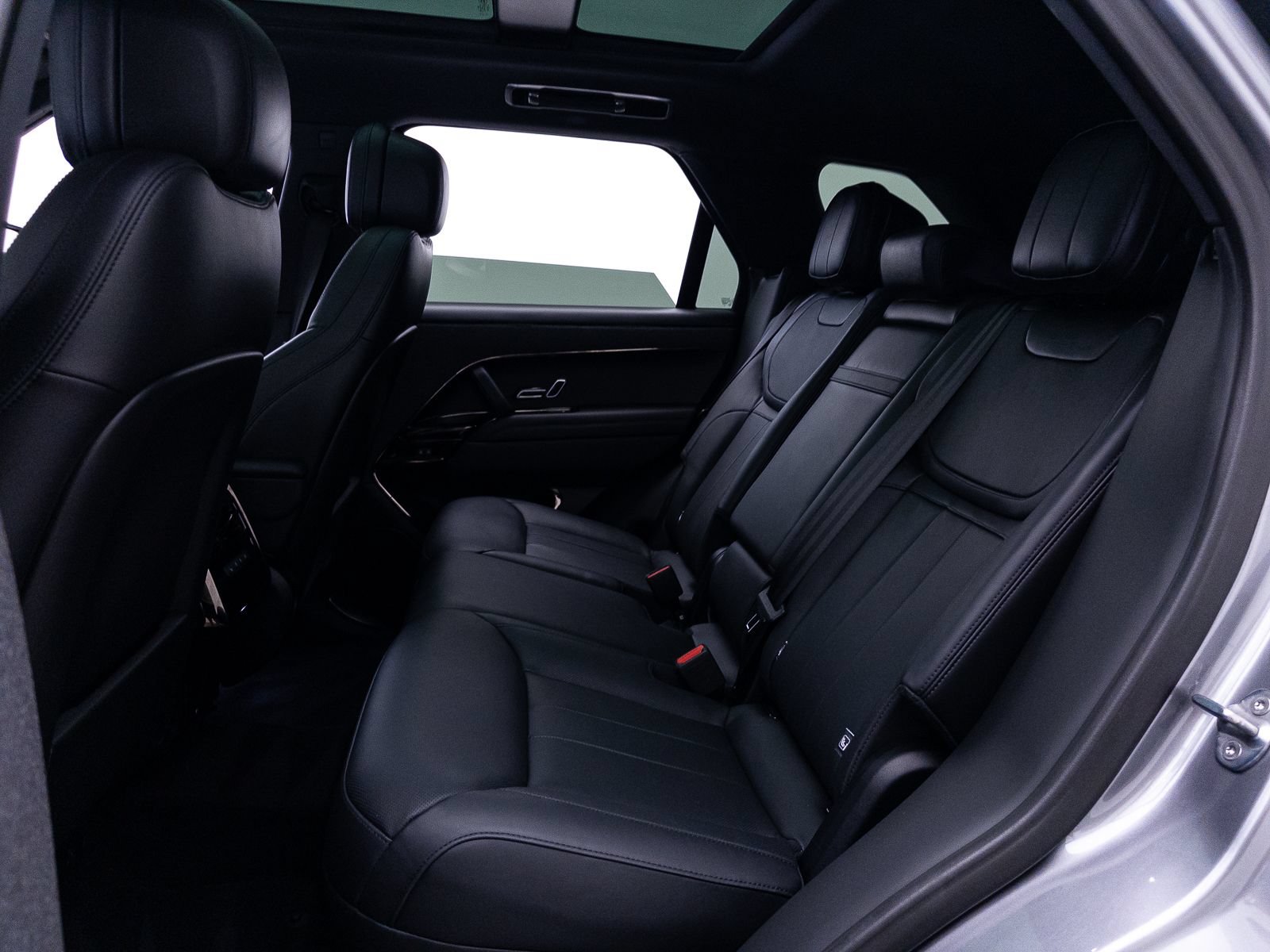 Used 2023 Land Rover Range Rover Sport SE AWD/4WD image 46