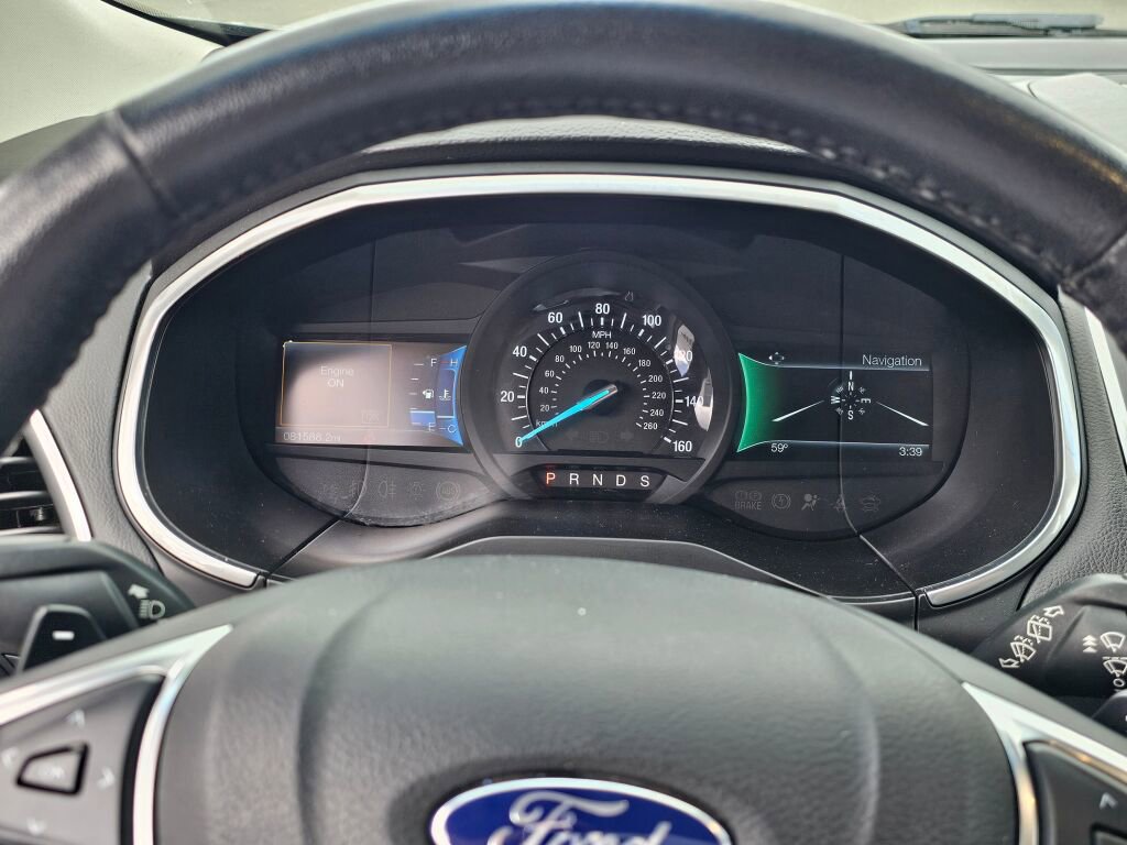 Used 2017 Ford Edge Titanium w/ Technology Package image 28