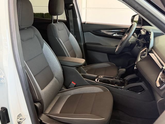 Used 2024 Chevrolet TrailBlazer LS w/ LS Convenience Package AWD/4WD image 16