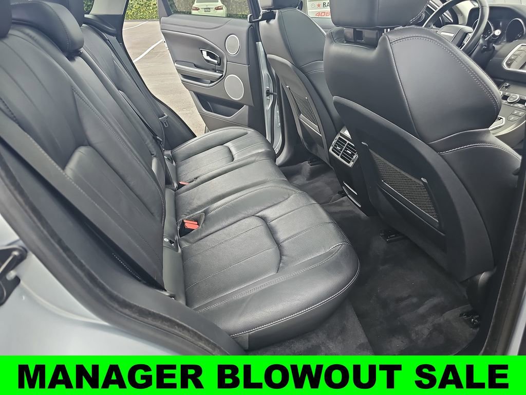 Used 2019 Land Rover Range Rover Evoque SE Premium image 11