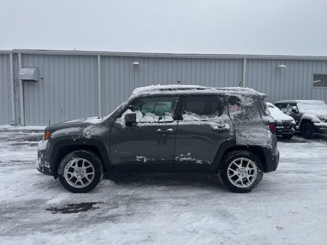 Used 2020 Jeep Renegade Latitude w/ Cold Weather Group image 10