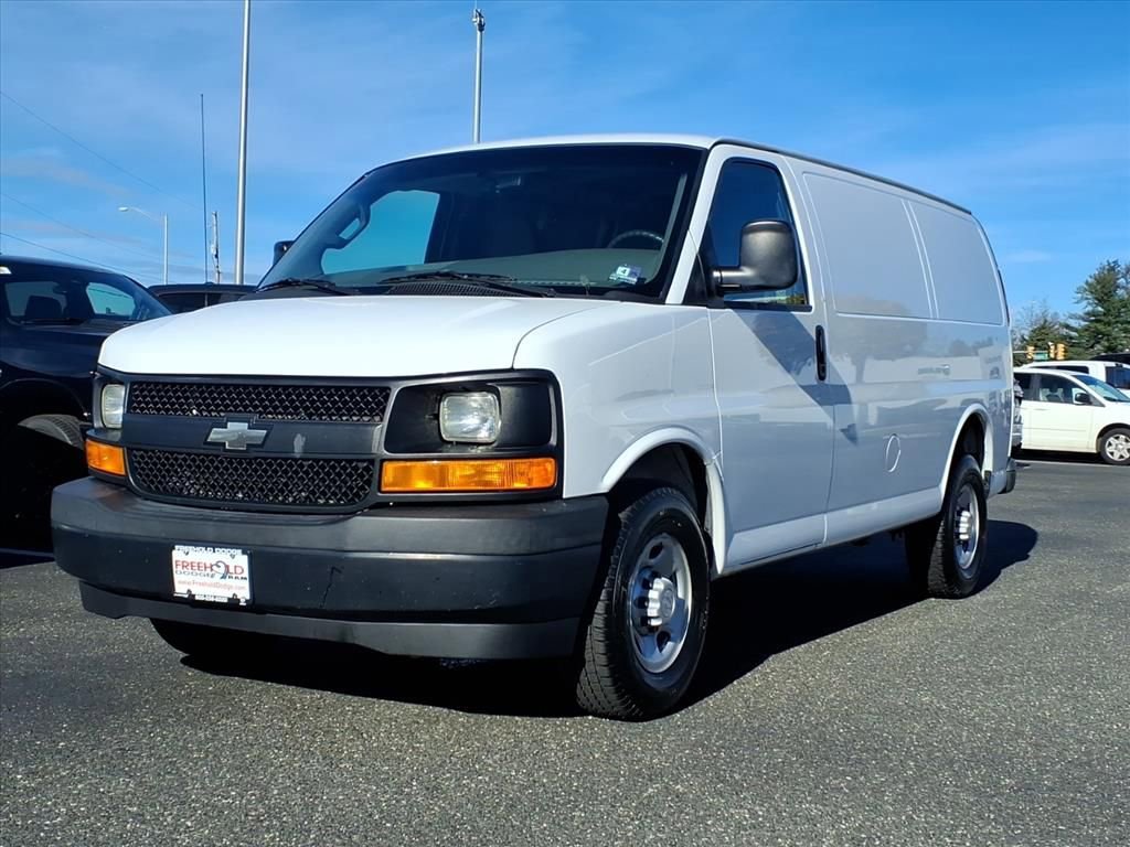 Used 2017 Chevrolet Express 2500 image 3