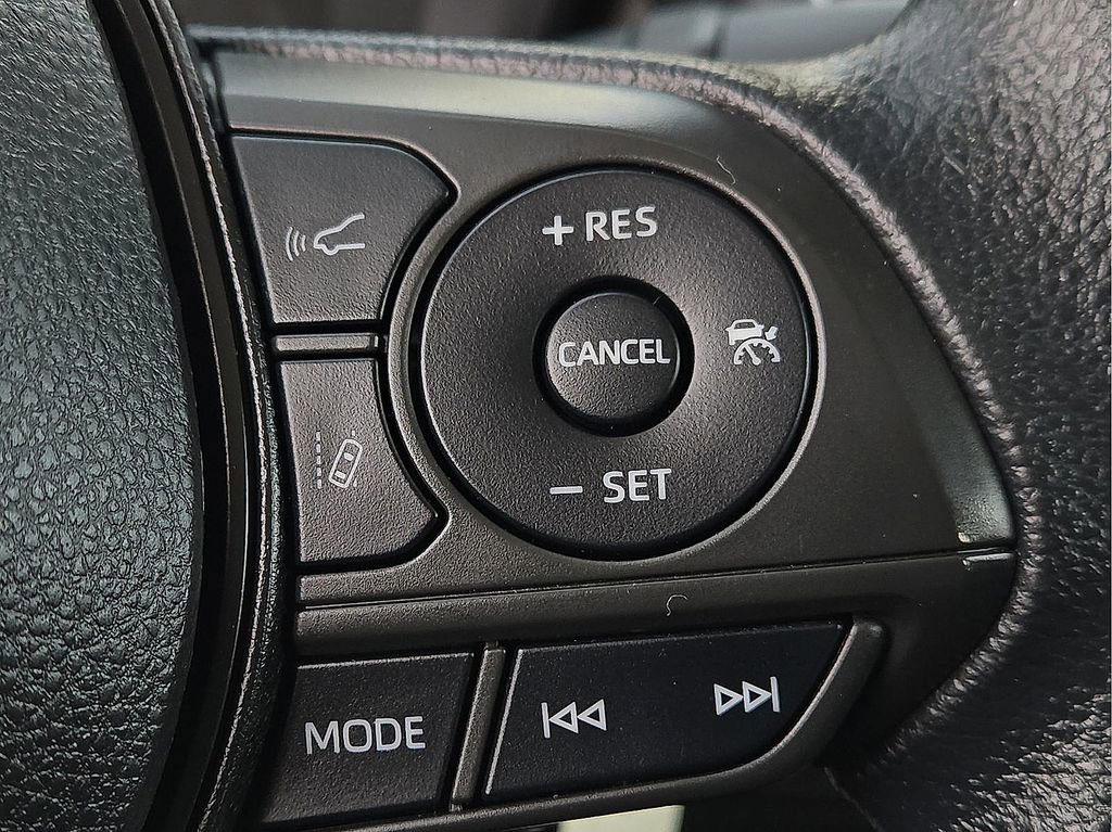 Used 2022 Toyota Corolla LE image 17