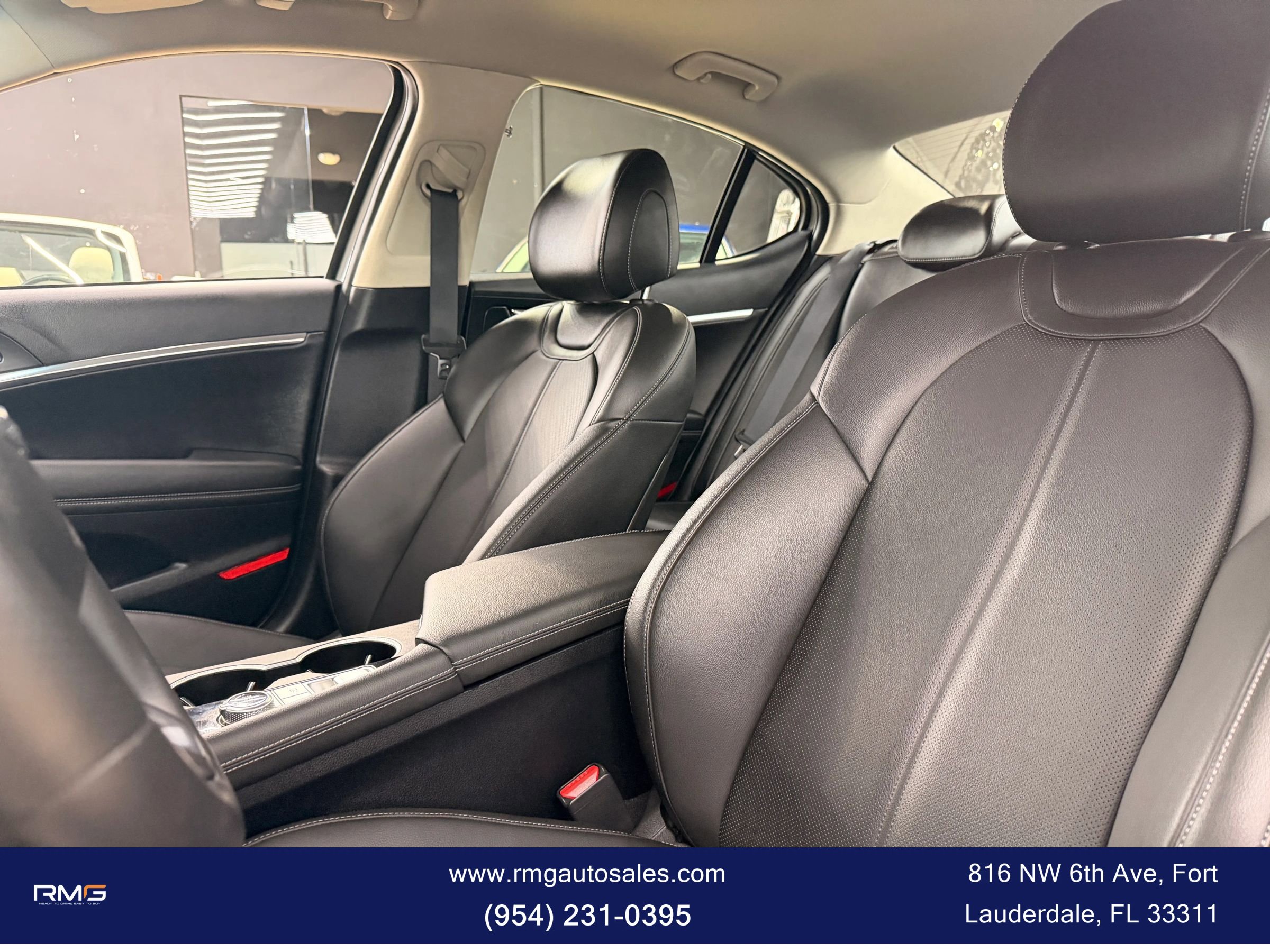 Used 2025 Genesis G70 2.5T RWD image 15