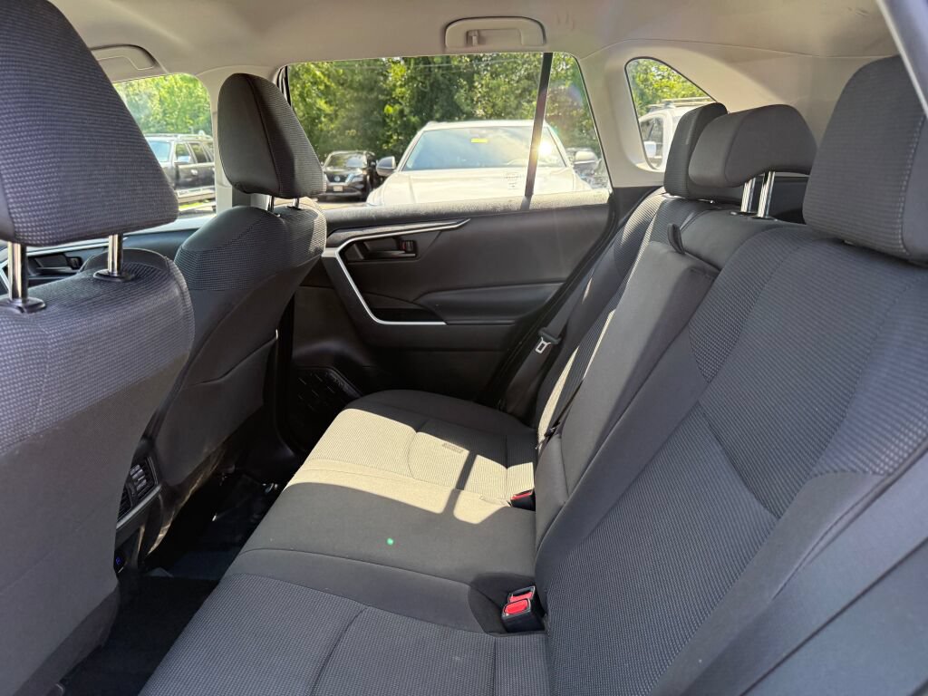Used 2023 Toyota RAV4 LE AWD/4WD image 23