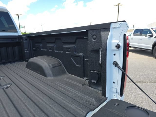 Used 2025 Chevrolet Silverado 2500 ZR2 w/ Technology Package AWD/4WD image 19