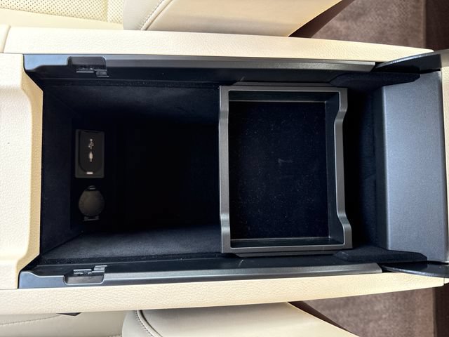 Used 2017 Lexus ES 300h w/ Navigation System Package FWD image 27