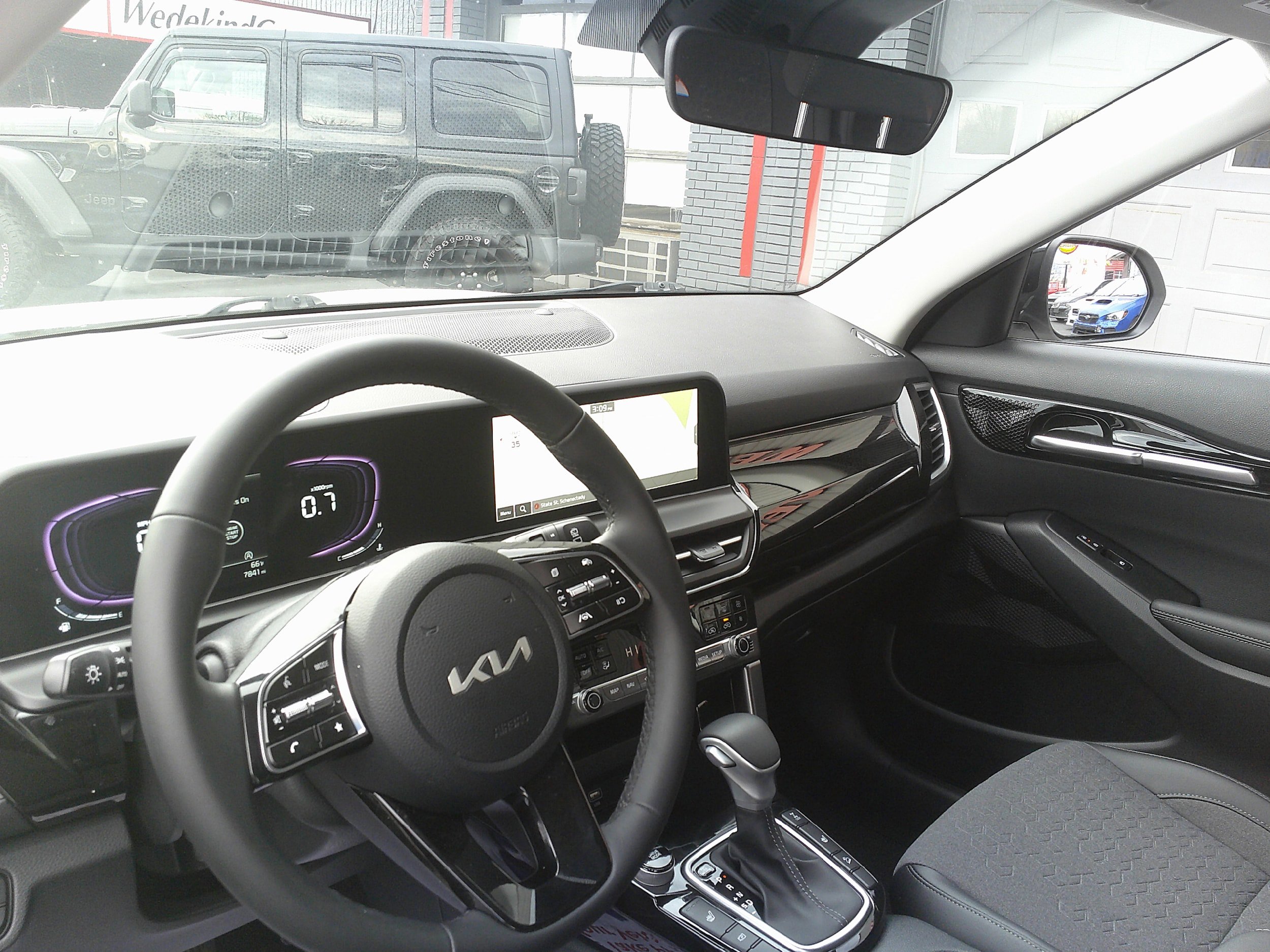 Used 2025 Kia Seltos S AWD/4WD image 20
