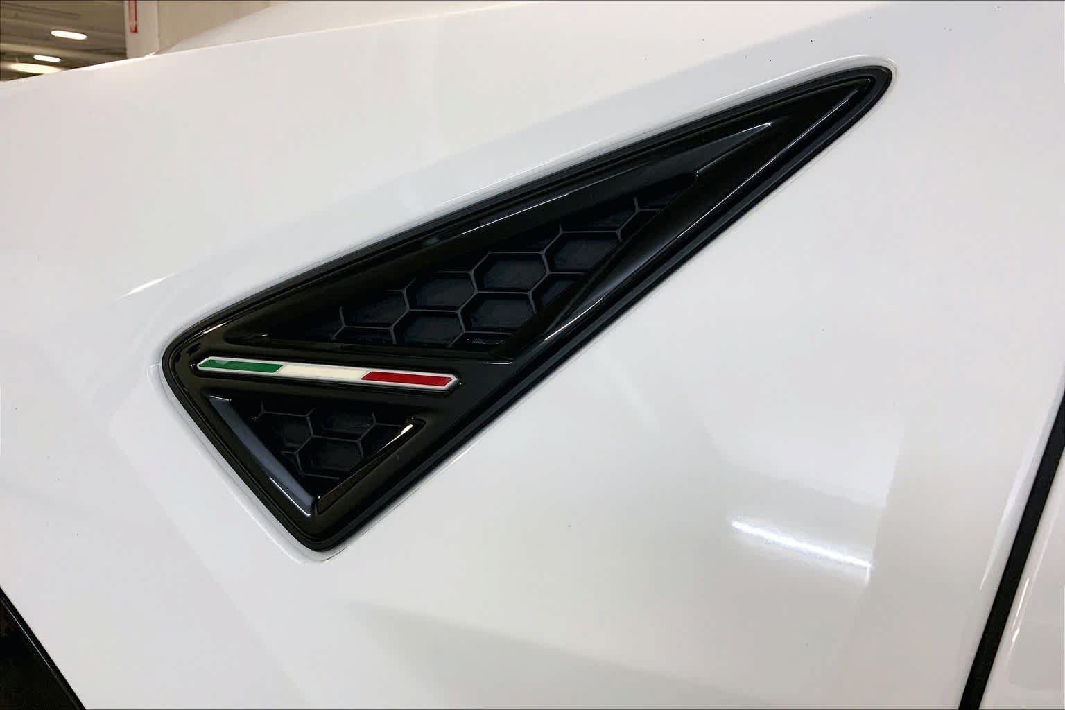 Used 2020 Lamborghini Urus AWD/4WD image 9