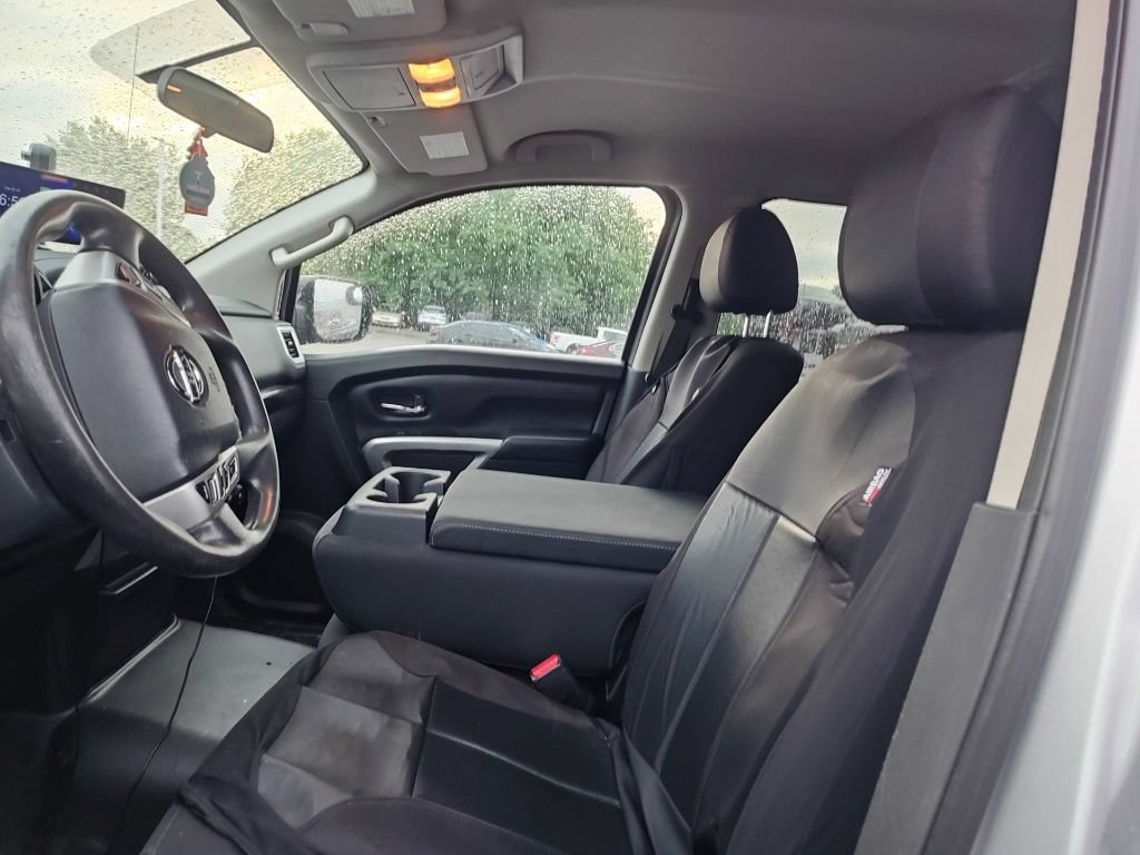 Used 2017 Nissan Titan SV AWD/4WD image 7