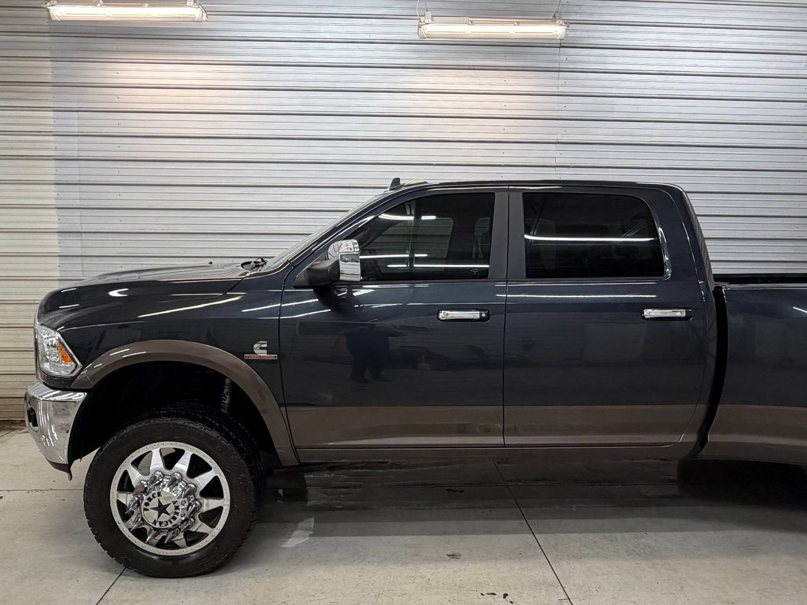 Used 2017 RAM 3500 Laramie AWD/4WD image 3