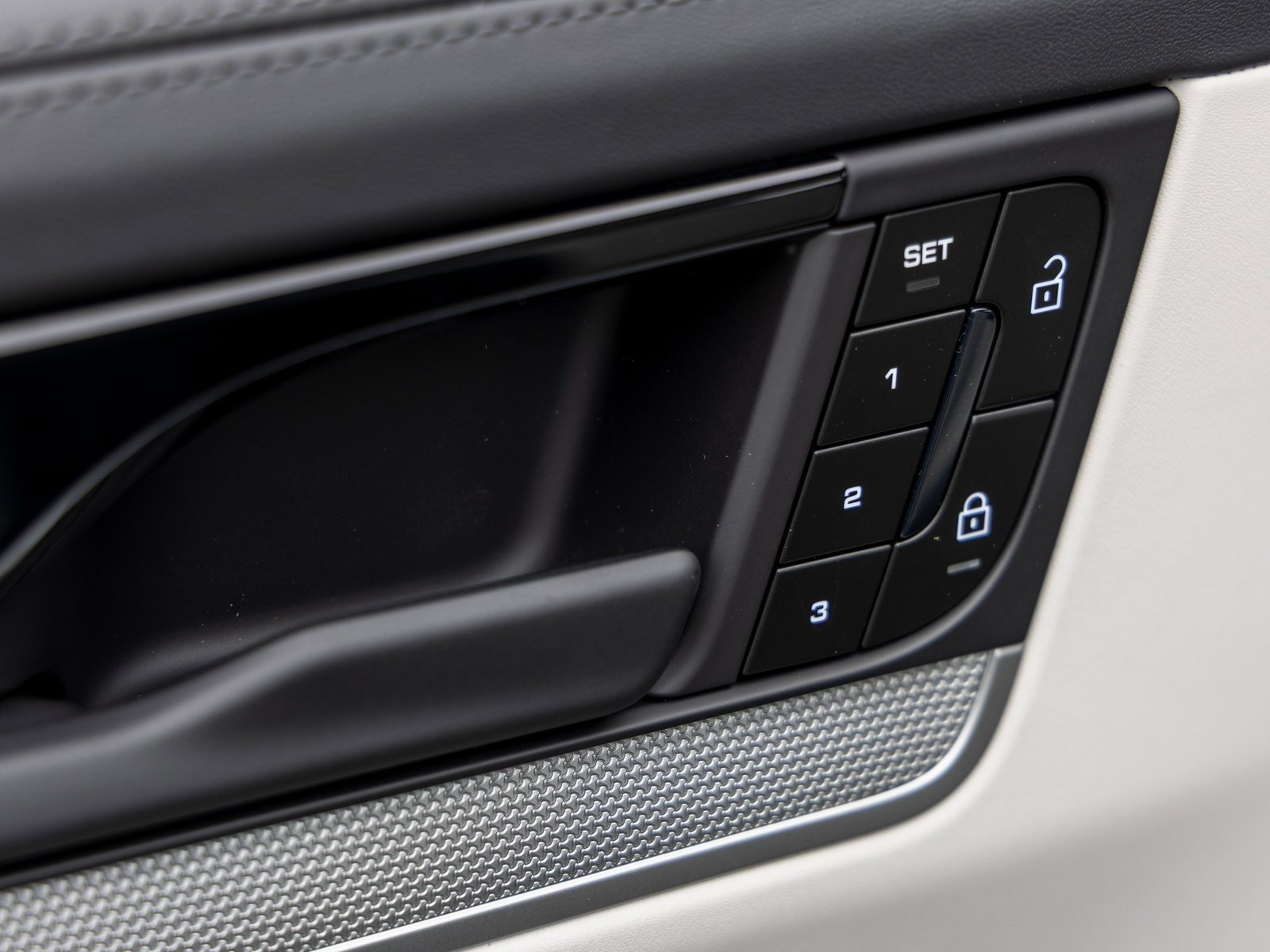 New 2026 Porsche Cayenne Coupe image 22