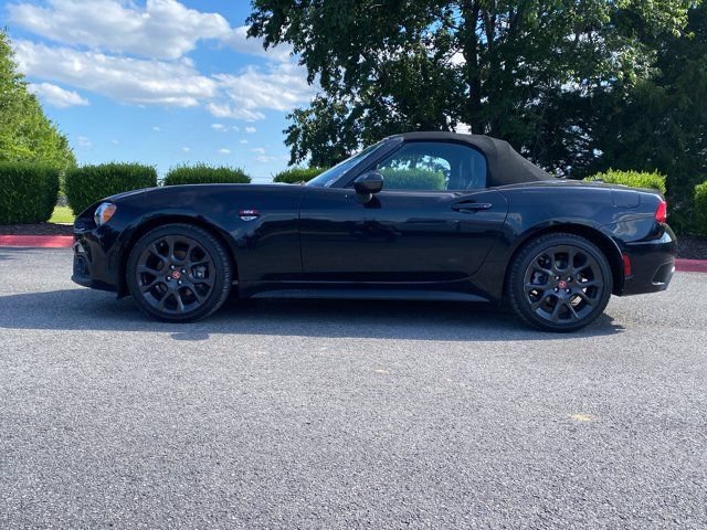 Used 2019 FIAT 124 Spider Abarth w/ Navigation & Sound Group RWD image 2