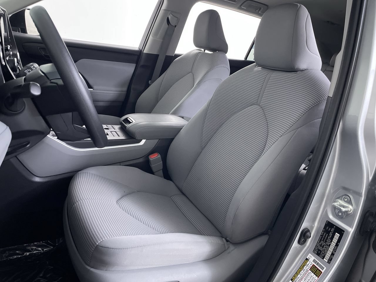 Used 2023 Toyota Highlander L AWD/4WD image 12