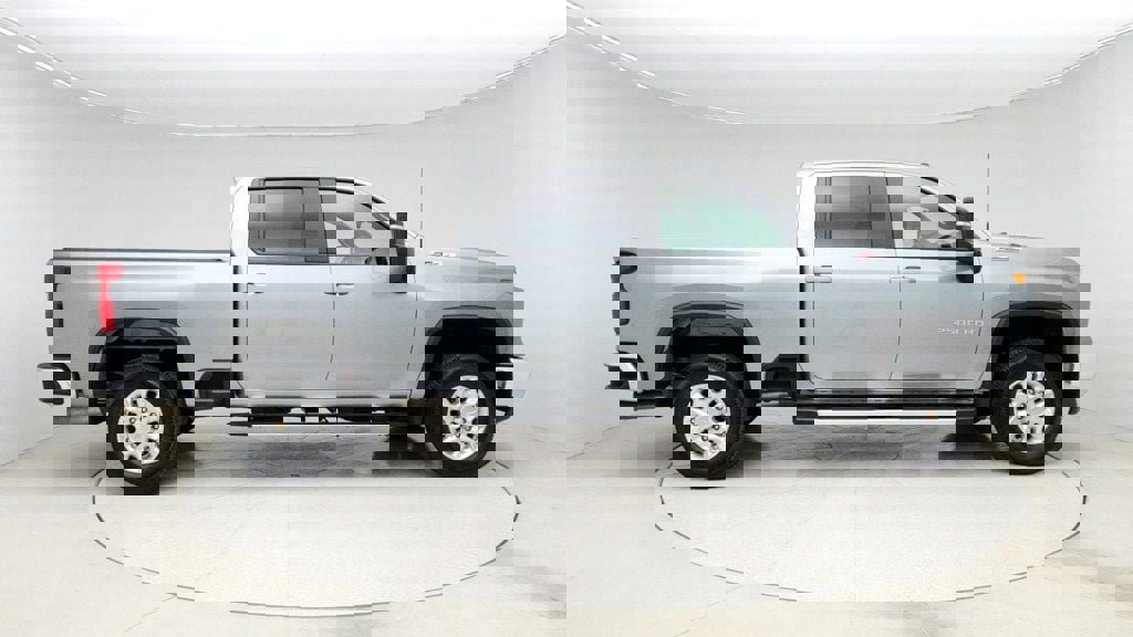 Used 2024 Chevrolet Silverado 2500 LT w/ Z71 Off-Road Package image 4