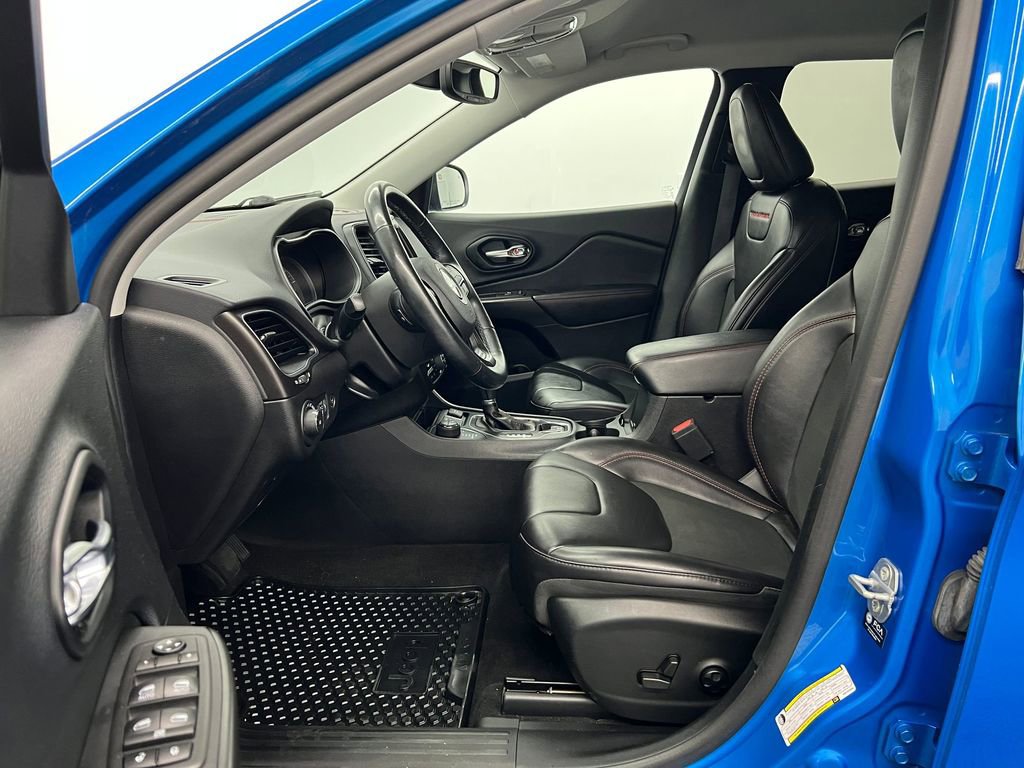 Used 2021 Jeep Cherokee Trailhawk w/ Comfort/Convenience Group image 4